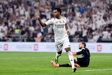 0-2. Rodrygo celebra el segundo tanto.
