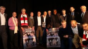 Gran homenaje. Leal, José María García, San Román, Adelardo, Ufarte, Ovejero, Orozco, Luiz Pereira, Gárate, Zoco, Rodri, Pepe Navarro, Petón y Garci.