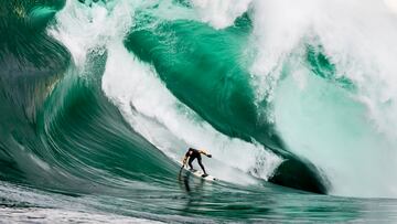 This image is free for editorial purposes only when used in relation to Red Bull Illume. Please always add the photographer credit: © Name of photographer / Red Bull Illume Photographer: Ted Grambeau, Athlete: James McKean, Location: Shipstern Bluff, Tasmania, Australia // Red Bull Illume 2023 // SI202310051841 // Usage for editorial use only //