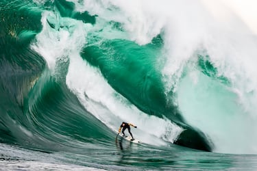 This image is free for editorial purposes only when used in relation to Red Bull Illume. Please always add the photographer credit: © Name of photographer / Red Bull Illume Photographer: Ted Grambeau, Athlete: James McKean, Location: Shipstern Bluff, Tasmania, Australia // Red Bull Illume 2023 // SI202310051841 // Usage for editorial use only //