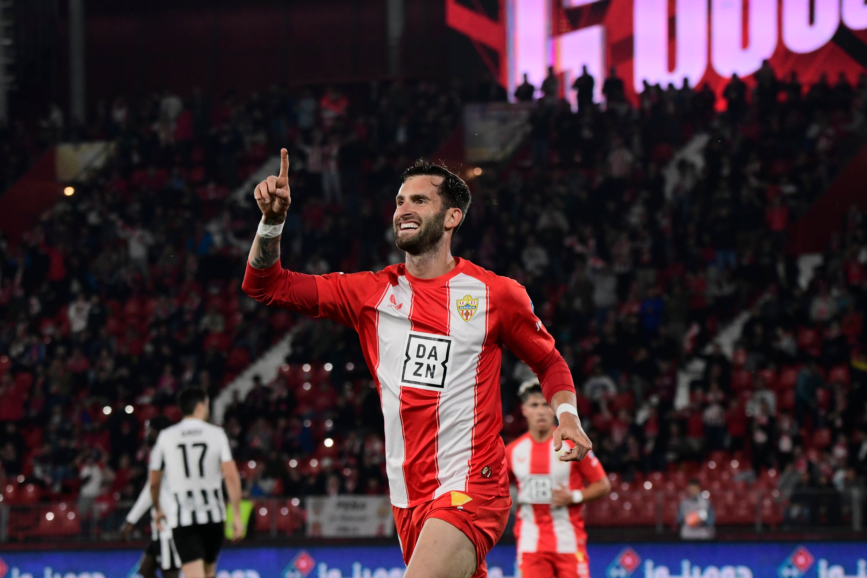 Baptistao festeja su gol.