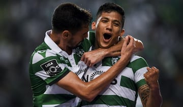 Estuvo con Sporting Lisboa en las temporadas 2014 – 2015 y 2015 – 2016