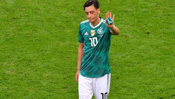 El padre de Özil: "Si yo fuera él, dejaría la selección alemana"