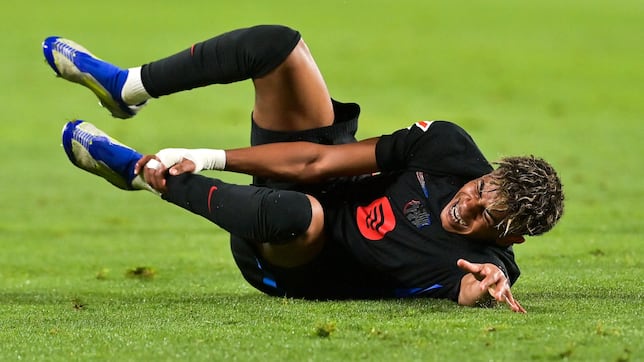 Lamine no se entrena en la previa contra el Atlético por precaución