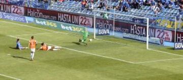 GOL 1-0 de Adrián Colunga en el partido de la trigésima quinta jornada de liga en Primera División que se disputa esta tarde en el Coliseo Alfonso Pérez. 