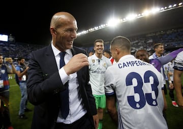 En su segunda temporada como entrenador del Real Madrid (2016-2017), consiguió el 33º título de Liga para el equipo blanco. En la última jornada ante el Málaga el Real Madrid se jugaba el título con el Barcelona.