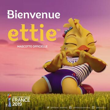 El nombre de Ettie proviene de la palabra francesa para estrella (étoile).
Es hija de Footix, la mascota oficial de la Copa Mundial de la FIFA Francia 1998. 

