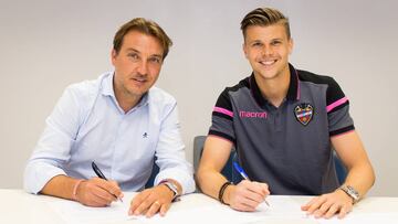 Langerak ya ha firmado su nuevo contrato con el Levante para las dos próximas temporadas.