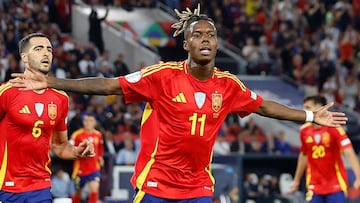 Nico Williams, en un partido con la Selección.