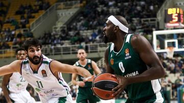 Athens (Greece), 01/12/2017.- Chris Singleton (R) of Panathinaikos in action with Daniel Diez (L) of Unicaja Malaga during the Euroleague basketball match between Panathiniakos Athens and Unicaja Malaga in Athens, Greece, 01 December 2017. (Euroliga, Baloncesto, Grecia, Atenas) EFE/EPA/GEORGIA PANAGOPOULOU