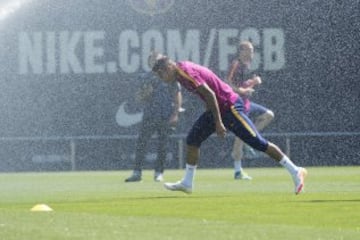 Entrenamiento del Barcelona previo a la gran final de la Copa del Rey que disputará este domingo en el Vicente Calderón (21.30 h.) frente al Sevilla.