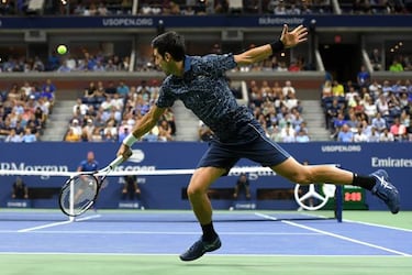 Djokovic overcomes Tennys Sandgren in New York