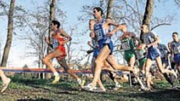 <b>EN PLENA NATURALEZA. </b>Un momento de la carrera, con Juan Carlos de la Ossa en la segunda plaza.