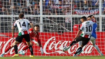 Así sentenció Palestino a la U: un error insólito y un golazo