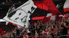 Soccer Football - LaLiga - Atletico Madrid v Real Madrid - Metropolitano, Madrid, Spain - September 24, 2023 Atletico Madrid fans with flags REUTERS/Isabel Infantes