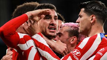 Gim¨¦nez celebra su gol contra el Real Madrid.
