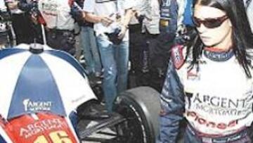 <b>ROSTRO POPULAR. </b>Danica Patrick reunió a gran cantidad de espectadores el domingo en Indianápolis.