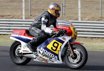 Tercera edición de la reunión y exhibición de automóviles clásicos en el circuito del Jarama

