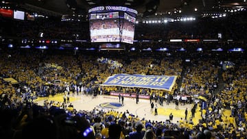 Panorámica del Oracle Arena durante el primer partido de las Finales 2017.