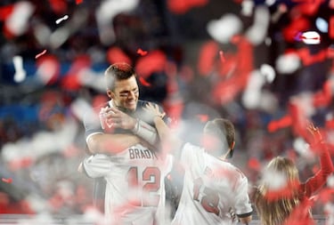 Brady retires amid outpouring of praise from sporting world