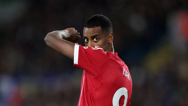 PSG changed course, stopped investing huge sums like Liverpool did for the Swede, and achieved success. Today they face each other in Paris.