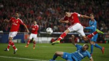 Jonas rompe la igualdad en el descuento y complica al Zenit