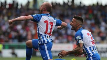 Isi celebra un gol en la fase de ascenso con la Ponferradina.