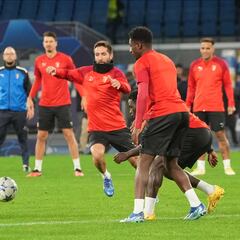 Un Nápoles en apuros se juega el pase a los octavos