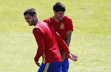 Morata warns of Italy's "tactically perfect" centre-backs