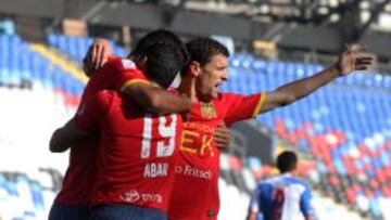 Juan Carlos Ferreyra celebra su primer gol en el triunfo de Uni&oacute;n Espa&ntilde;ola sobre Antofagasta.