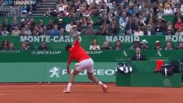 Llega la tierra y afloran los fantasmas: Djokovic, loco en Montecarlo