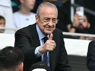 President of Real Madrid Florentino Perez gives a thumbs-up to the fans ahead of the FIFA Club World Cup 2025 round of 16 football match between Spain's Reald Madrid and Italy's Juventus at the Hard Rock Stadium in Miami on July 1, 2025. (Photo by Chandan Khanna / AFP)