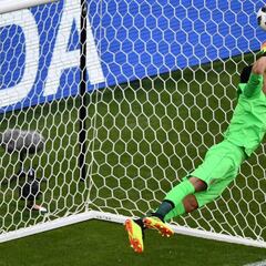 Un golazo de Kolarov a lo Cristiano alegra a Serbia