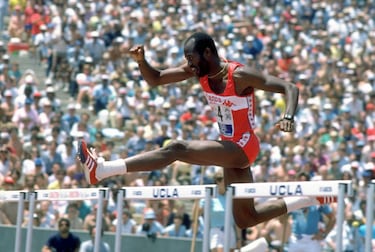 Hubo un tiempo en el que los velocistas de 400 metros vallas pugnaban por ser segundos. El estadounidense Edwin Moses lo propició con una increíble racha. Ganó todas las carreras que disputó durante 9 años, 9 meses y 9 días. En carreras se traduce en 122 victorias consecutivas, 107 en finales. Su gran registro lo comenzó en 1977 y finalizó el 4 de junio de 1987 en el estadio de Vallehermoso con la derrota ante Danny Harris, de 21 años, diez años menos que Moses por entonces.