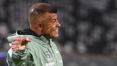 Almirón reacciona a la posible partida de la gran estrella de Colo Colo y protege a su pupilo más criticado
