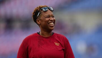 BALTIMORE, MD - AUGUST 27: Assistant running backs coach Jennifer King of the Washington Commanders reacts before the preseason game against the Baltimore Ravens at M&T Bank Stadium on August 27, 2022 in Baltimore, Maryland.   Scott Taetsch/Getty Images/AFP
== FOR NEWSPAPERS, INTERNET, TELCOS & TELEVISION USE ONLY ==