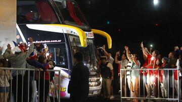 Opazo grabó desde el bus la gran recepción de los hinchas