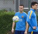 Vermaelen recibe el alta, se entrena y viaja a Bielorrusia