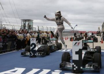 25 de octubre de 2015 Lewis Hamilton gana el GP de EEUU y se proclama campeón Mundial de Fórmula 1 por tercera vez