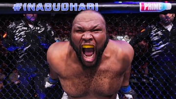 Chris Barnett en su pelea frente a Kennedy Nzechukwu.