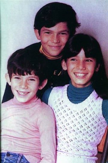 Fue el más joven de cinco hijos: Djamel, Farid, Nourredine y Lila, que crecieron en La Castellane, un complejo de viviendas patrocinado por el gobierno, en los suburbios del norte de la ciudad (los Quartiers Nord).