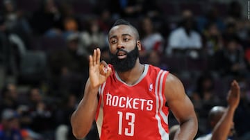 'La Barba' acogió el número 13 desde sus tiempos en Arizona State, donde fue retirado. En Oklahoma Thunder y ahora en los Houston Rockets lo ha combinado con su característico look, una sensación de la NBA en los últimos tiempos. De seguir a su brutal ritmo, es probable que los Rockets lo retiren en unos años.