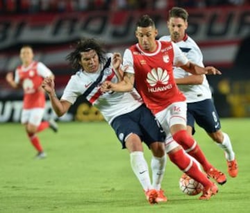 Santa Fe abrió la fase de grupos de la Libertadores en El Campín. Su próximo partido será ante Corinthians en Brasil.