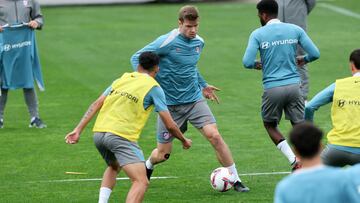 Sorloth, durante el entrenamiento del Atlético.