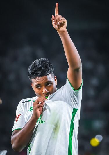 Aprobados y suspensos del Racing contra el Depor: De las paradas de Ezkieta al golazo de Jeremy