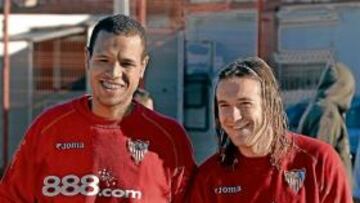 <b>PRETENDIDOS. </b>Luis Fabiano y Diego Capel, en el entrenamiento.
