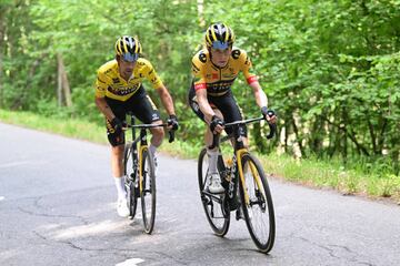 Vingegaard y Roglic tras el ataque de ambos en el puerto final