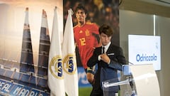Álvaro Odriozola: Real Madrid unveil summer signing