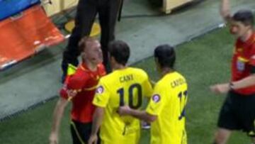 <b>ACCIÓN SORPRENDENTE. </b>El asistente Fermín Martínez pisó claramente a Cani.