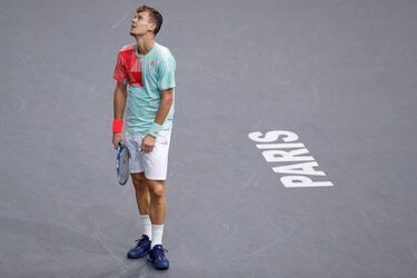 Andy Murray one win away from No 1 after Berdych battle
